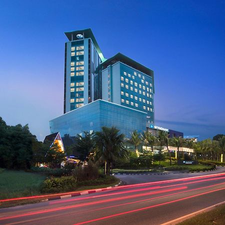 Wyndham Panbil Batam Exterior foto