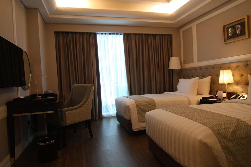 Wyndham Panbil Batam Exterior foto