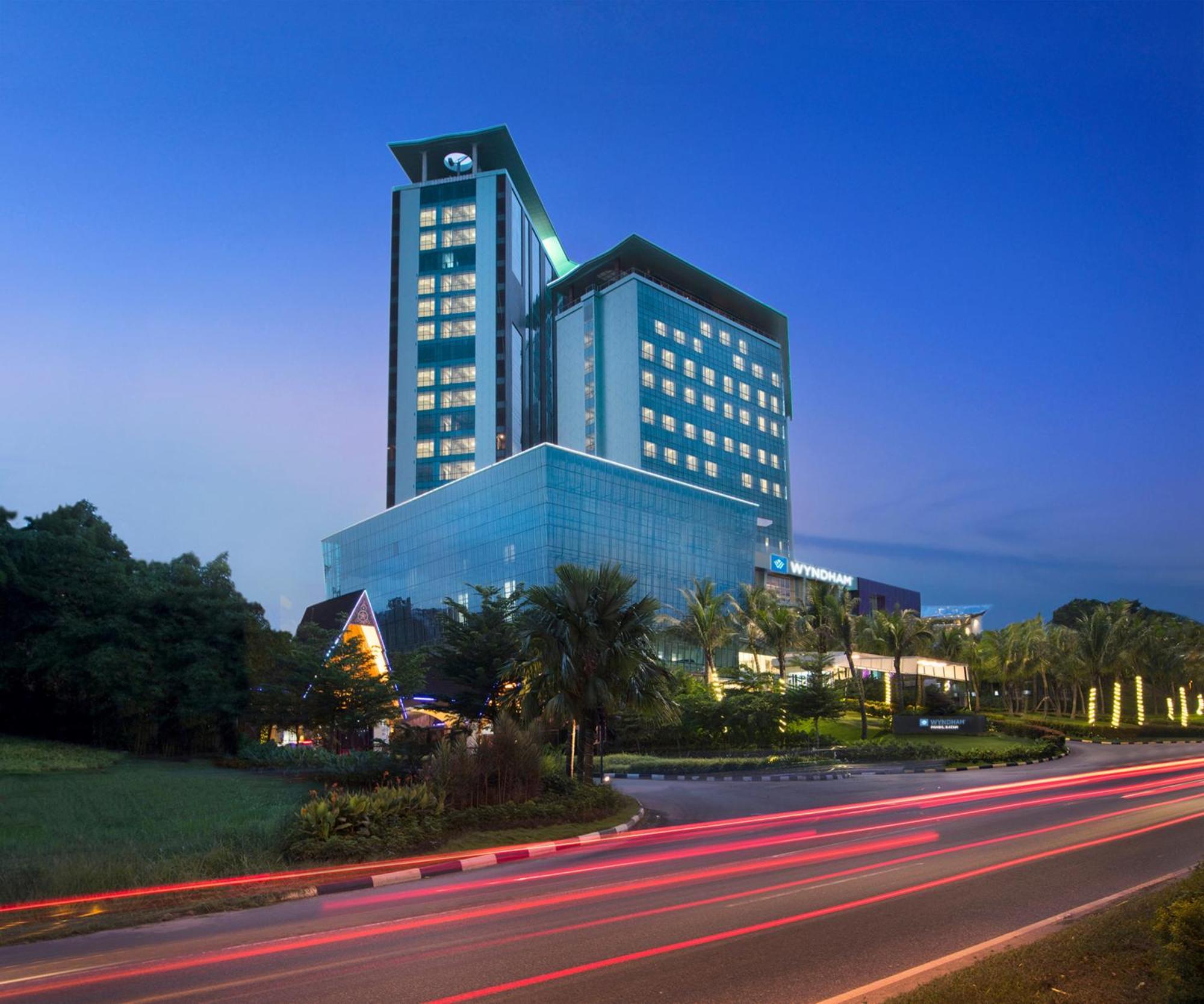 Wyndham Panbil Batam Exterior foto