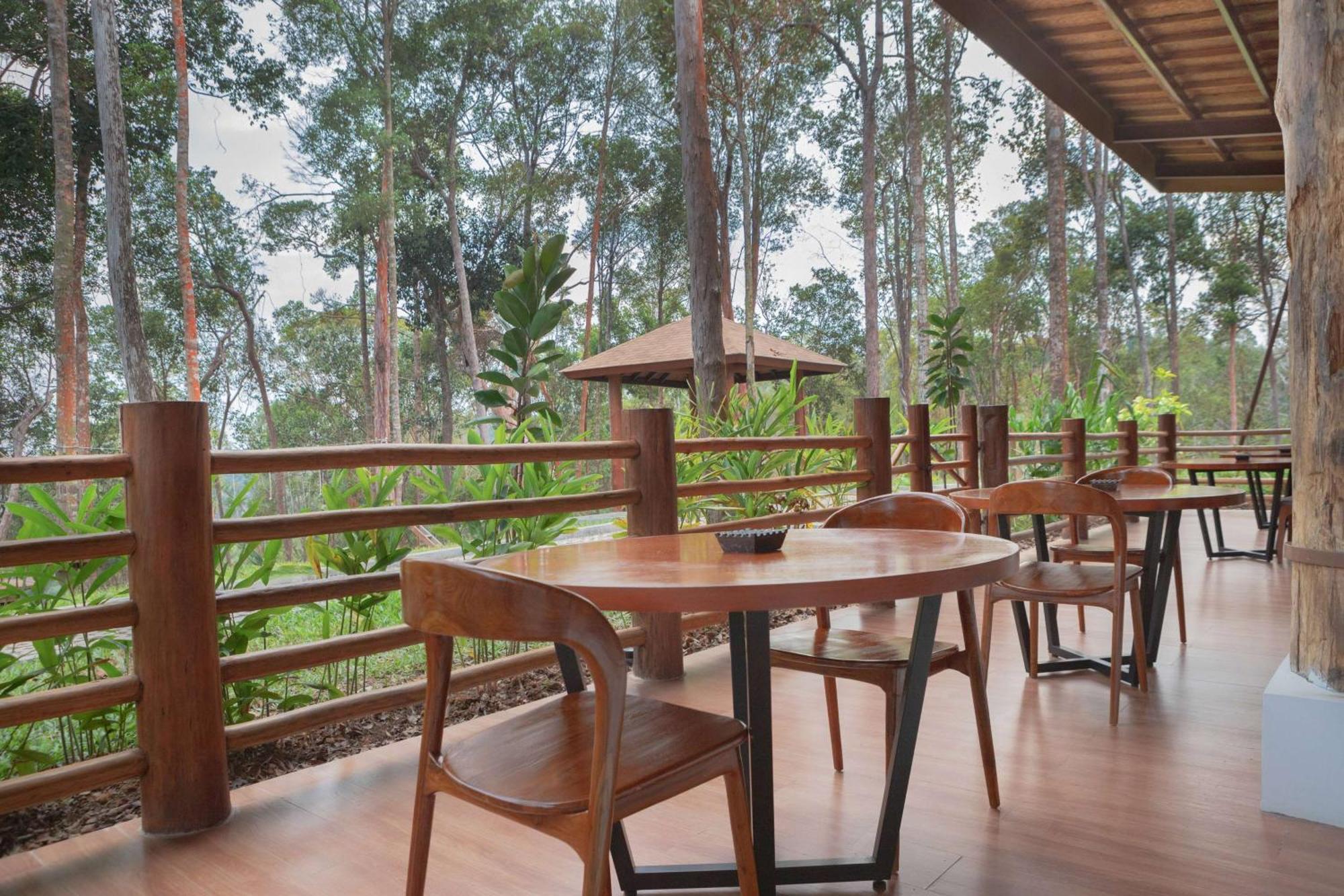 Wyndham Panbil Batam Exterior foto